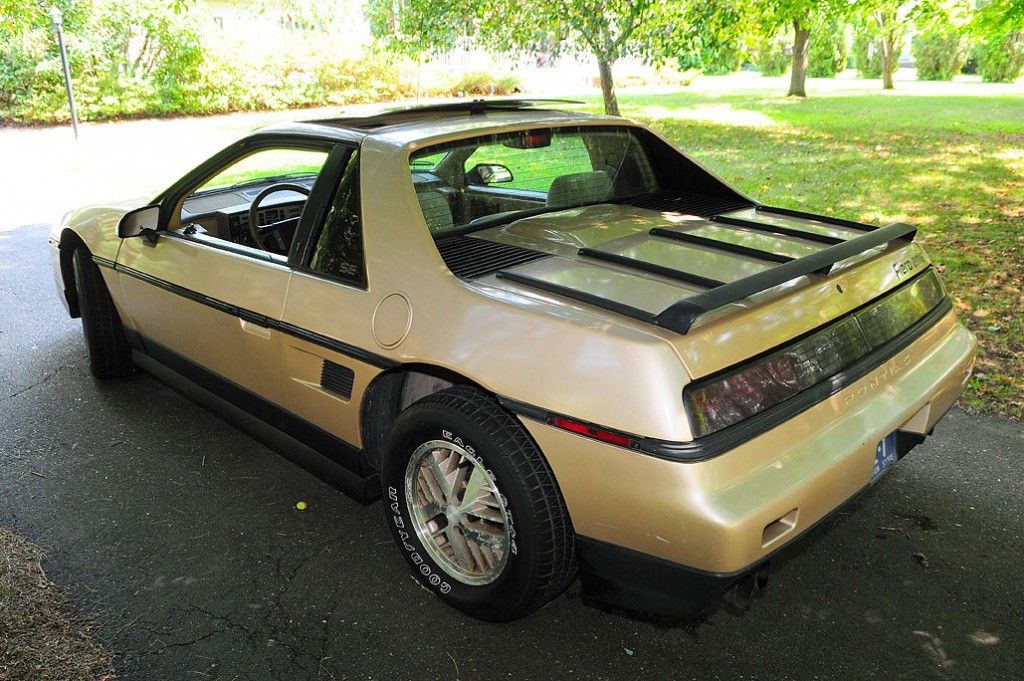 1986 Pontiac Fiero V6