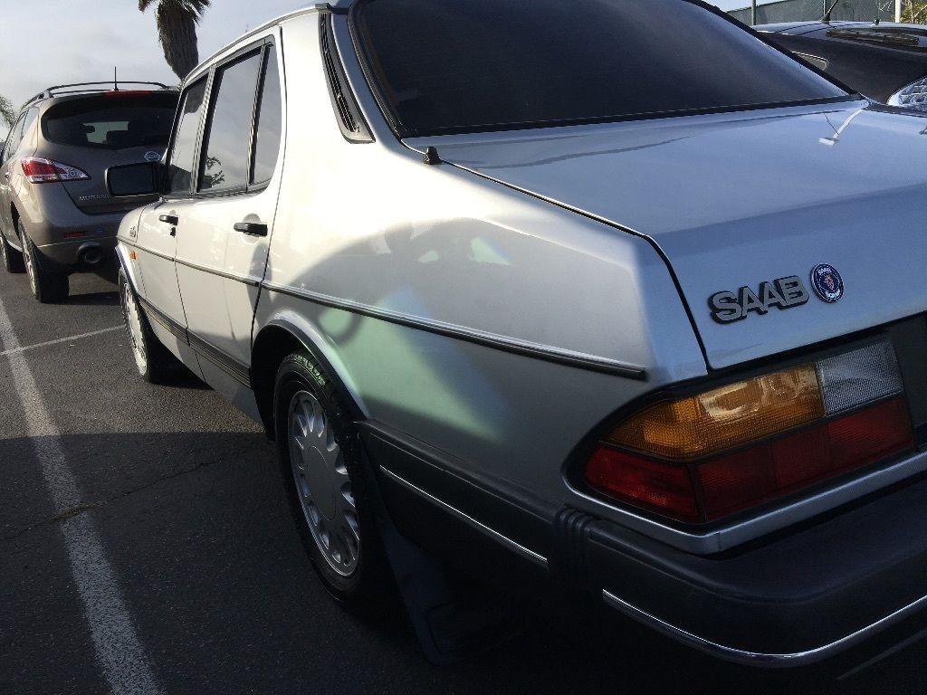 1989 Saab 900 Turbo Sedan