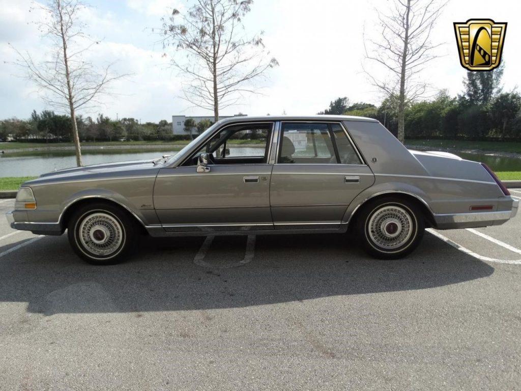 1987 Lincoln Continental Sedan