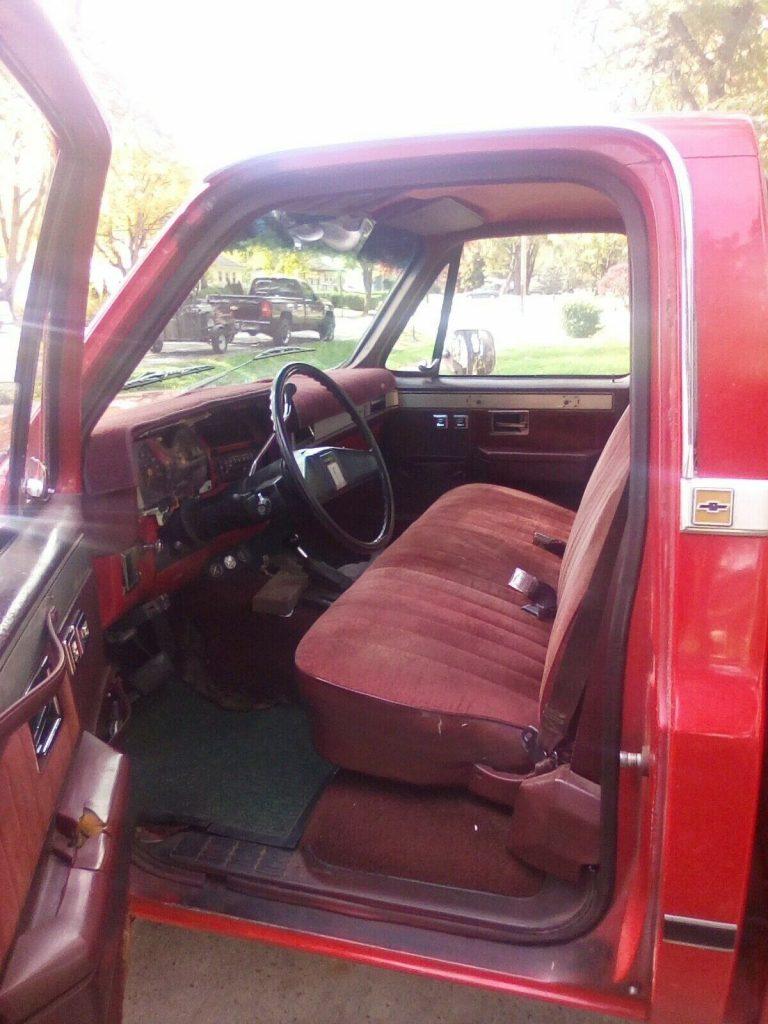 1984 Chevrolet K10 4×4 350 cu in engine
