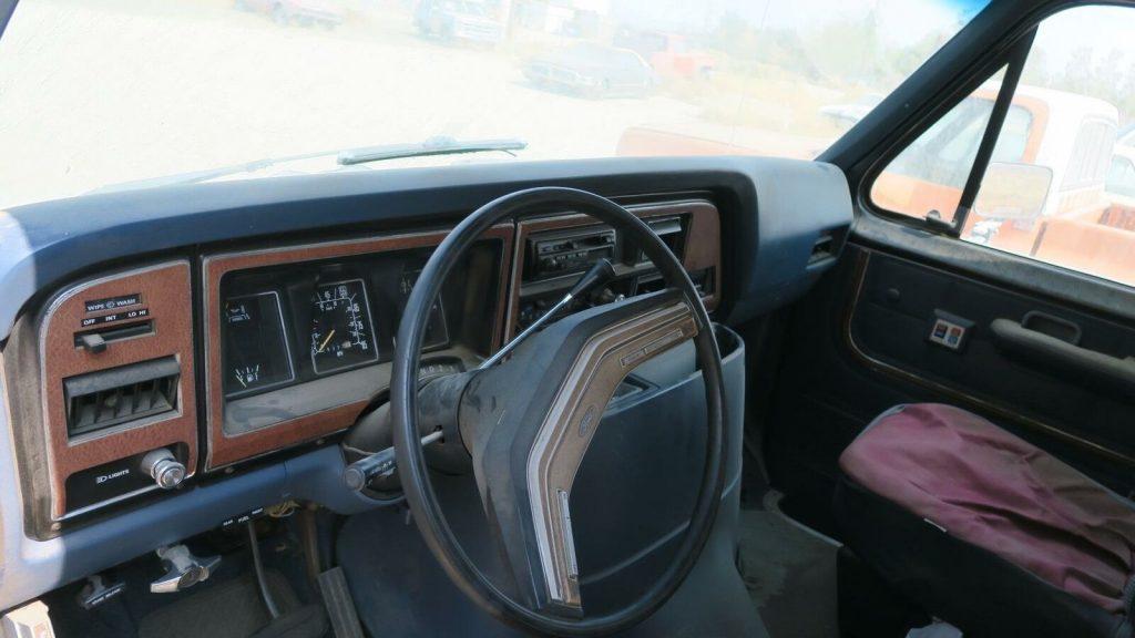 1985 Ford Econoline Club Wagon E250 XLT