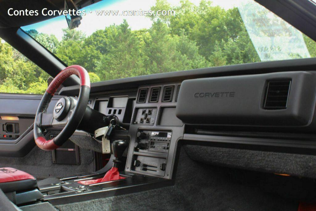 1987 Chevrolet Corvette Base 2dr Hatchback