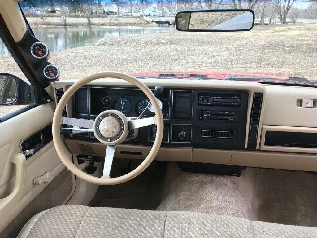 1989 Jeep Comanche Pioneer