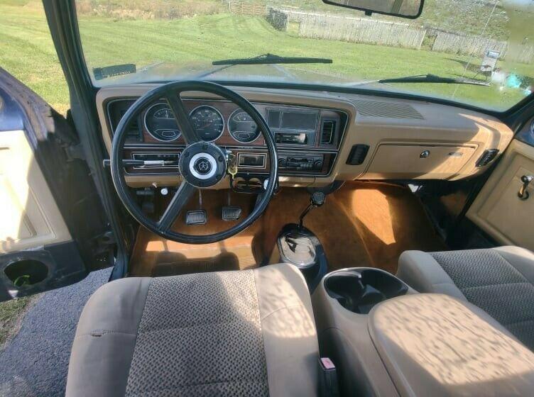 1982 Dodge D150 Slant Six 4 Speed