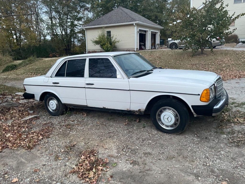 1982 Mercedes-Benz, 240d Classic. Ideal for MB Lover Looking Project