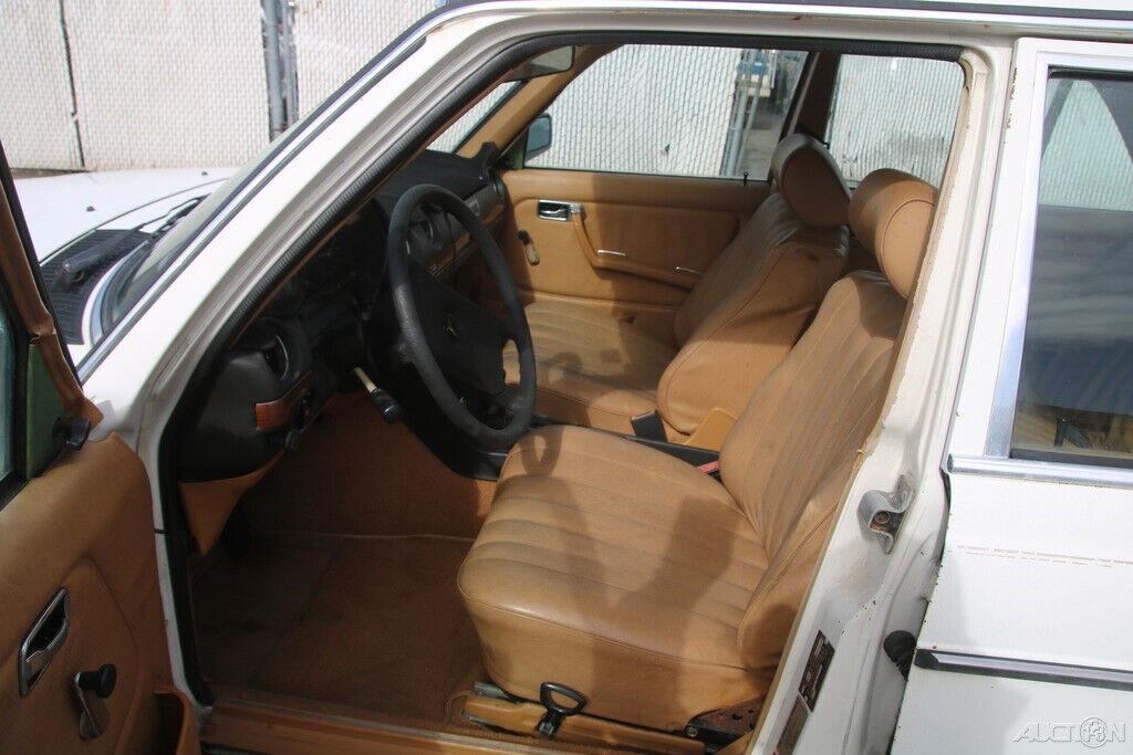 1980 Mercedes-Benz 240D Diesel
