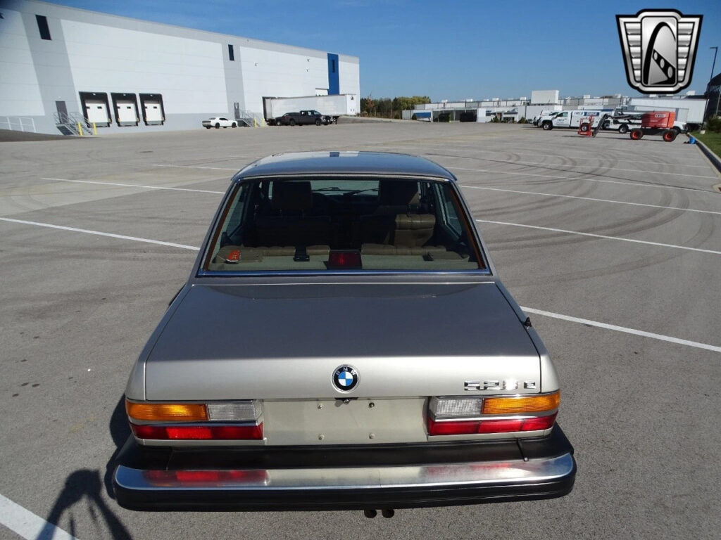 Bronzit 1988 BMW 528E Sedan 2.7L I6 5 Speed Manual