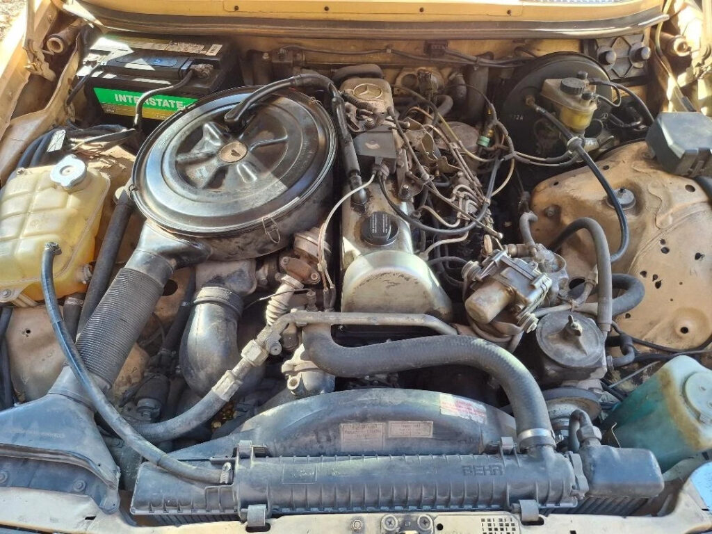 1982 Mercedes-Benz 300d Sedan