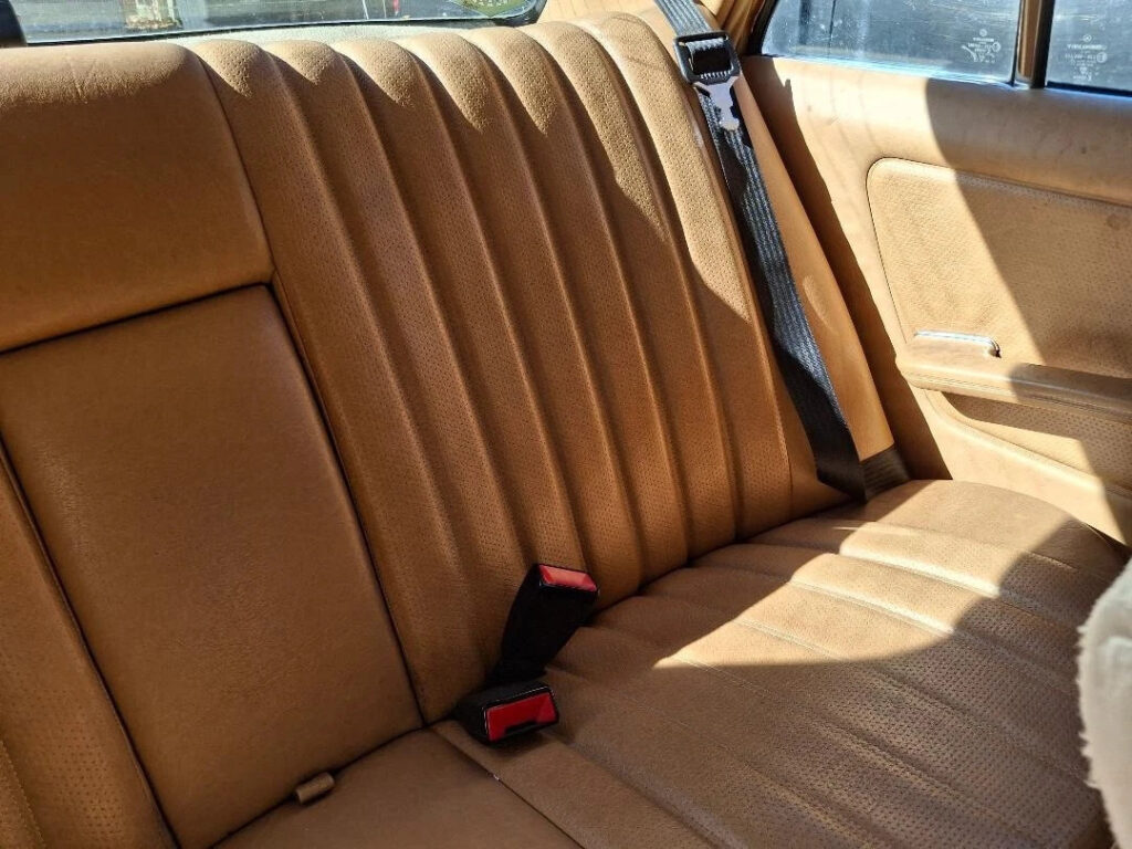 1982 Mercedes-Benz 300d Sedan