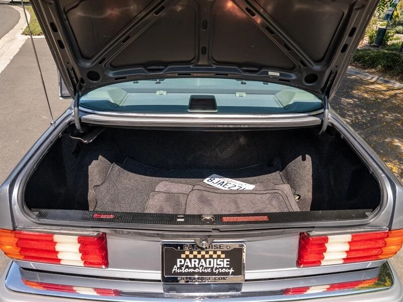 1987 Mercedes-Benz 560 SEL