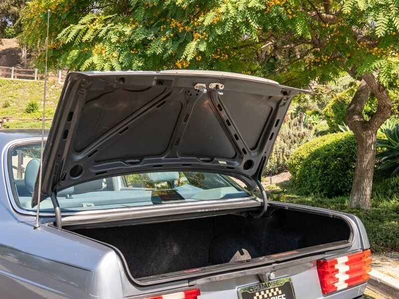 1987 Mercedes-Benz 560 SEL