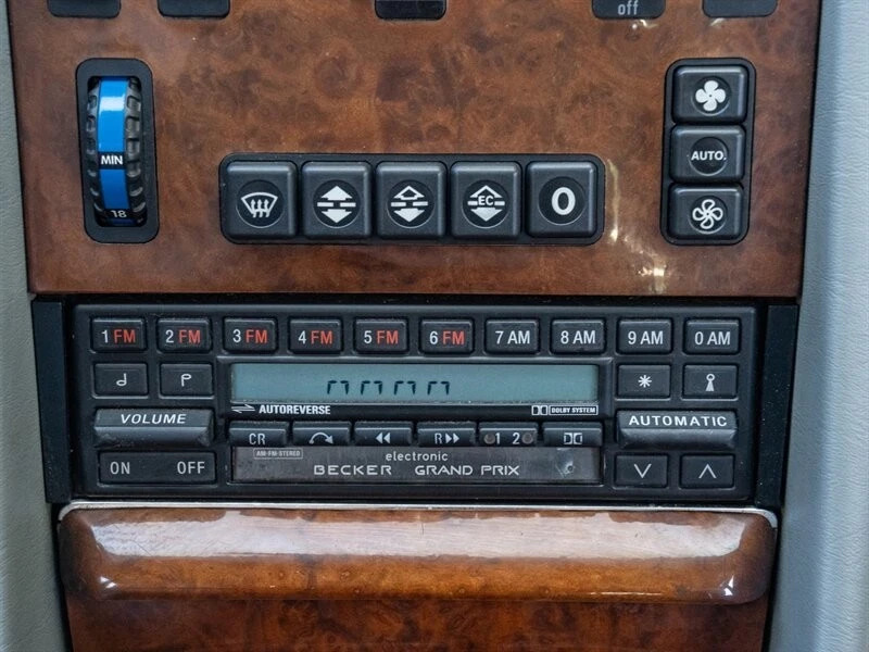 1987 Mercedes-Benz 560 SEL