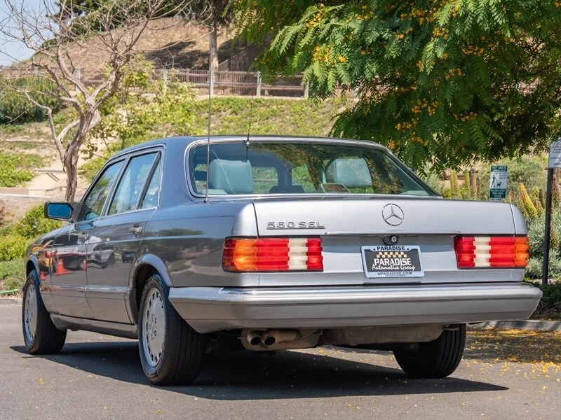 1987 Mercedes-Benz 560 SEL
