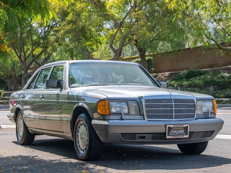 1987 Mercedes-Benz 560 SEL