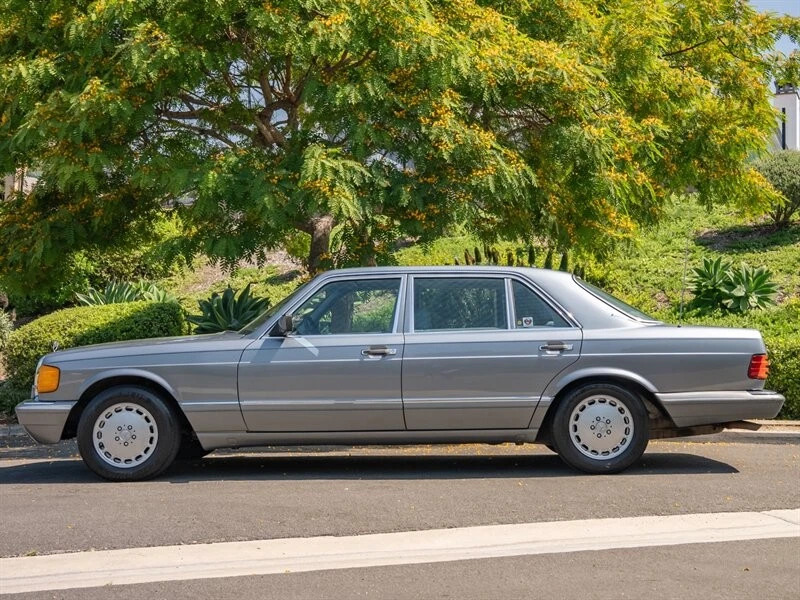 1987 Mercedes-Benz 560 SEL
