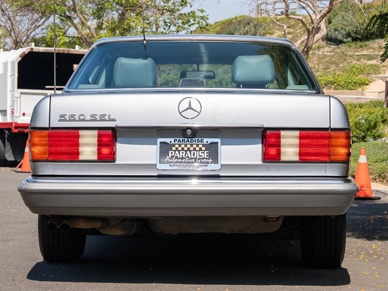 1987 Mercedes-Benz 560 SEL
