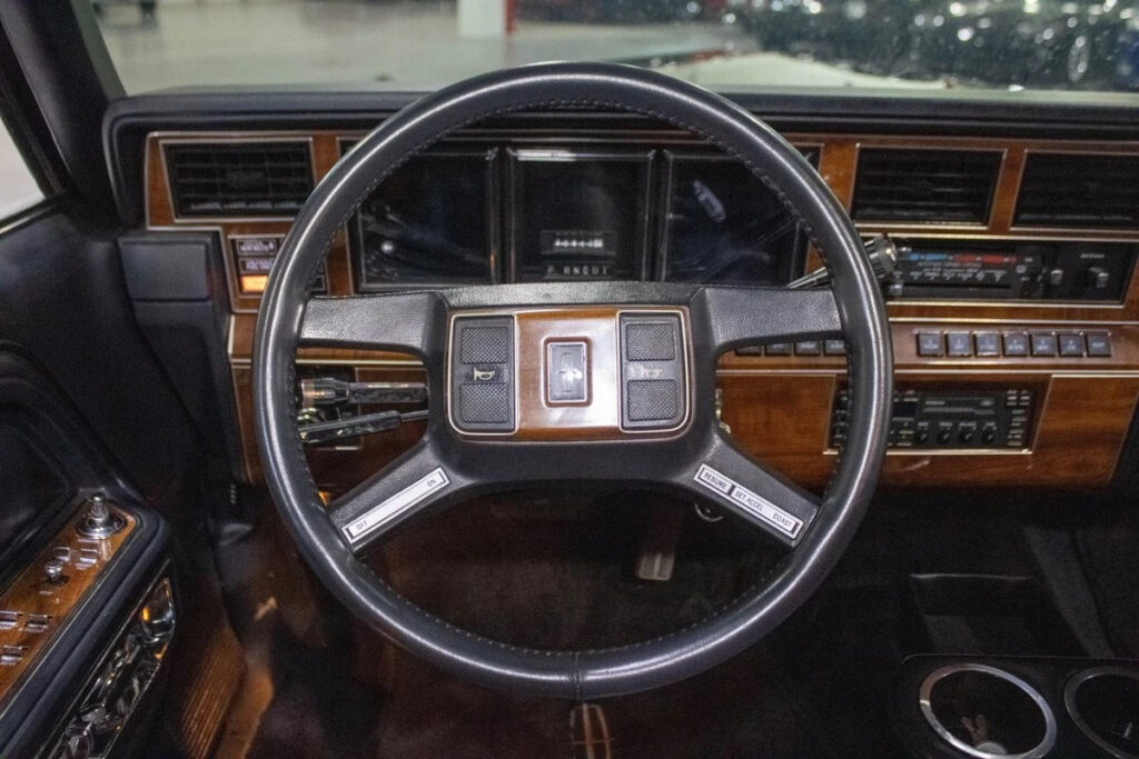 1989 Lincoln Town Car Signature