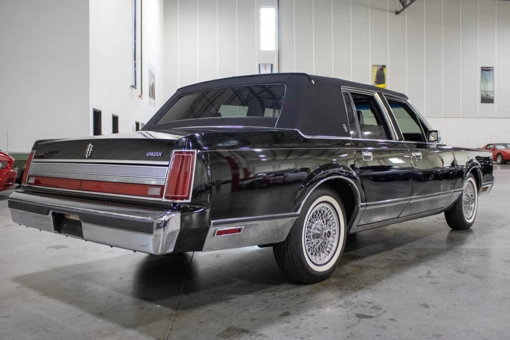 1989 Lincoln Town Car Signature