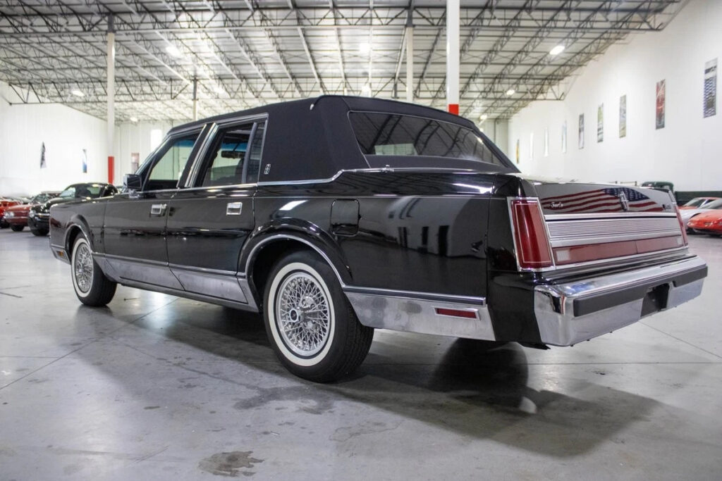 1989 Lincoln Town Car Signature