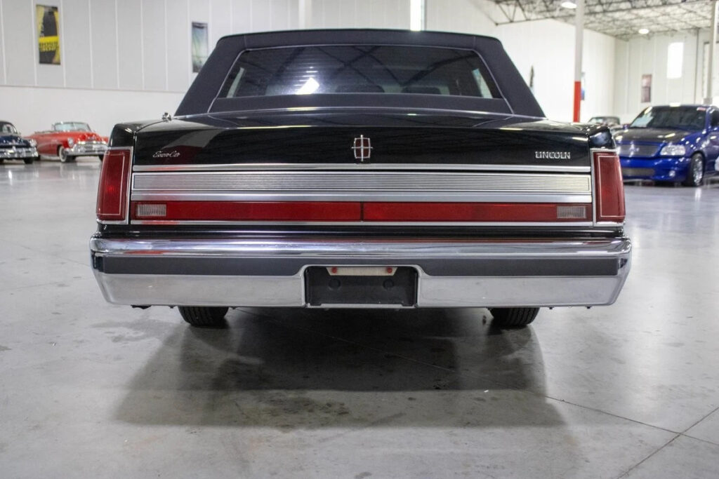 1989 Lincoln Town Car Signature