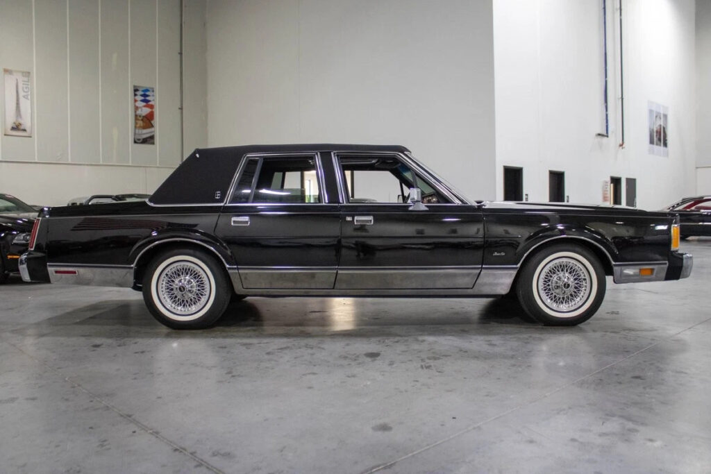 1989 Lincoln Town Car Signature