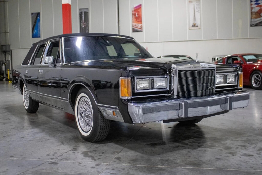 1989 Lincoln Town Car Signature