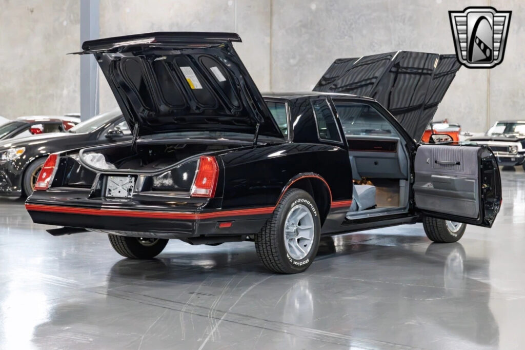 Black 1988 Chevrolet Monte Carlo Coupe 305 cid V8