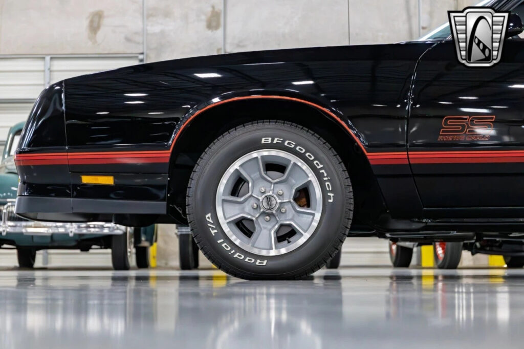 Black 1988 Chevrolet Monte Carlo Coupe 305 cid V8