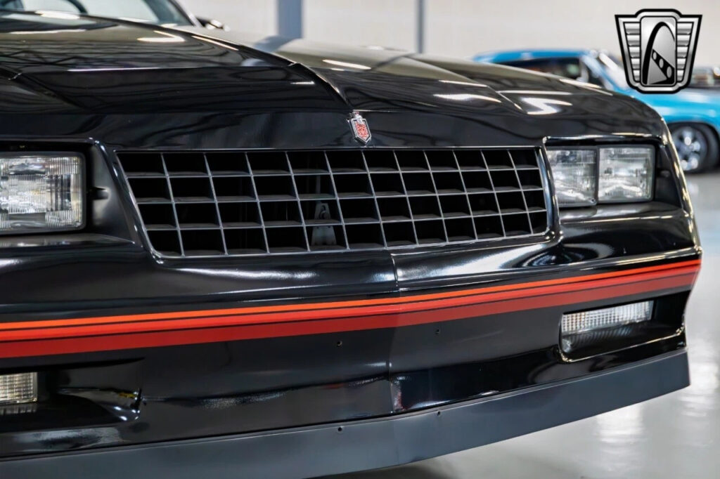 Black 1988 Chevrolet Monte Carlo Coupe 305 cid V8