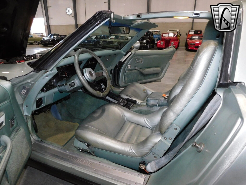 Silver 1982 Chevrolet Corvette Coupe V8